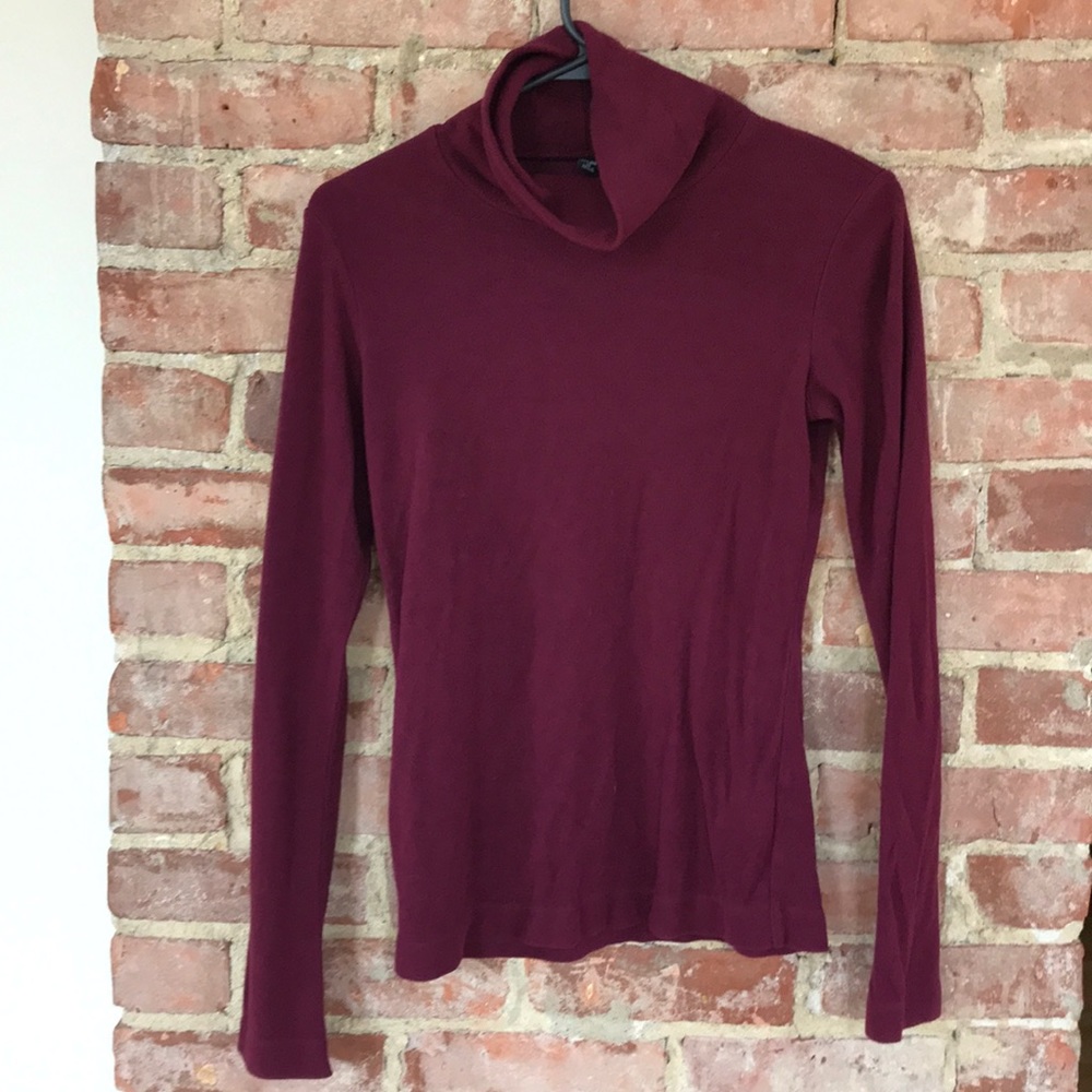 Uniqlo fleece turtleneck sweater